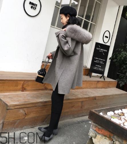 羊駝絨大衣暖和嗎？羊駝絨大衣和羽絨服哪個(gè)暖和？