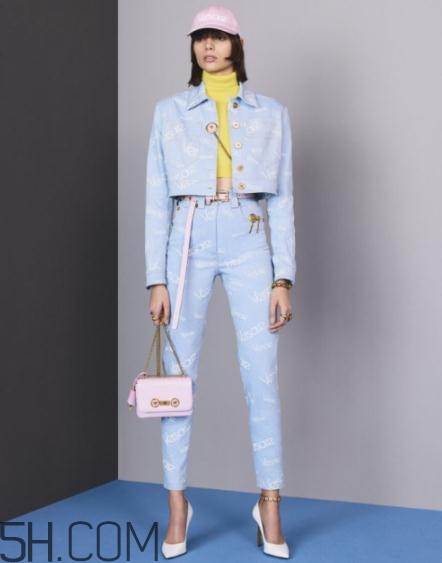 versace2018早秋服裝系列好看嗎_有哪些款式？
