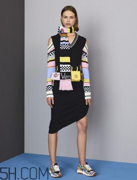 versace2018早秋服裝系列好看嗎_有哪些款式？