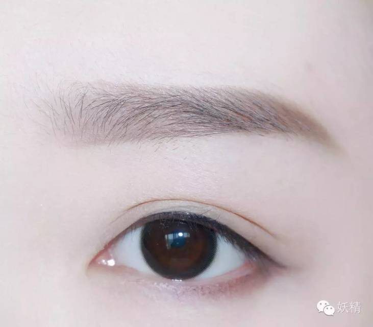 實(shí)用的五種眼線(xiàn)畫(huà)法 眼線(xiàn)防暈染方法