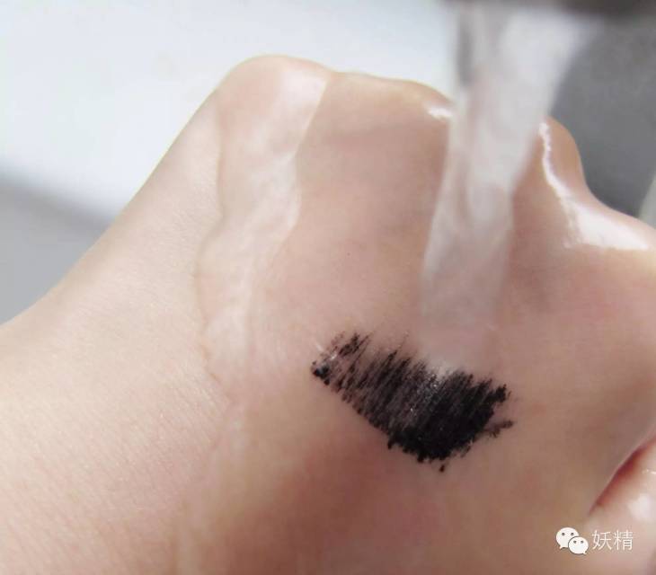 實(shí)用的五種眼線(xiàn)畫(huà)法 眼線(xiàn)防暈染方法