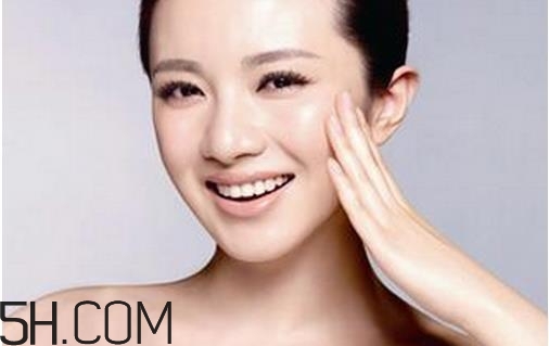 決定女人衰老的因素有哪些？女人易衰老的部位有哪些？