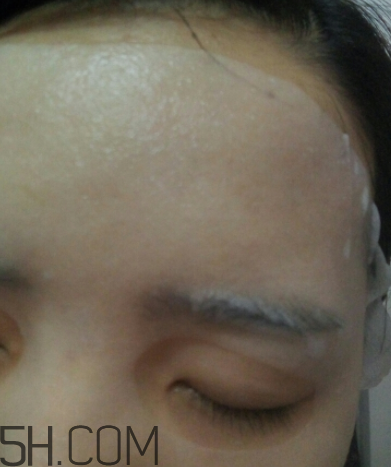 百雀羚小雀幸面膜薄不薄？是蠶絲面膜嗎？