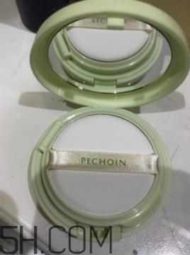 百雀羚氣墊BB霜浮粉嗎？適合干皮嗎？