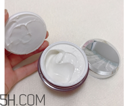 olay大紅瓶面霜適合白天用嗎？能見光嗎？
