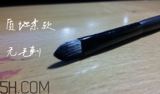 唇刷怎么用？唇刷怎么蘸取口紅