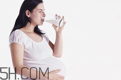 哪些孕媽不宜喝牛奶？準媽媽喝奶要注意什么？