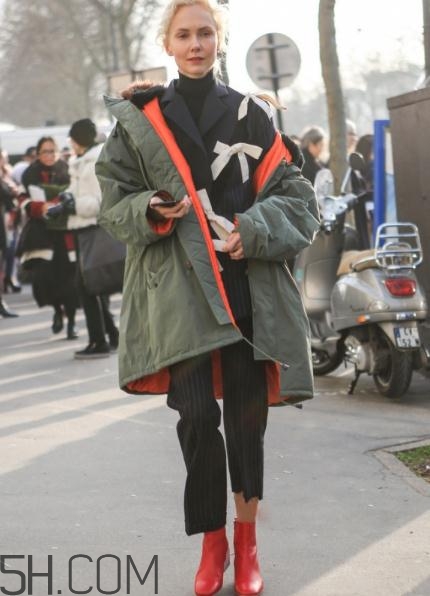 穿短靴怎么配衣服好看？短靴搭配什么上衣？