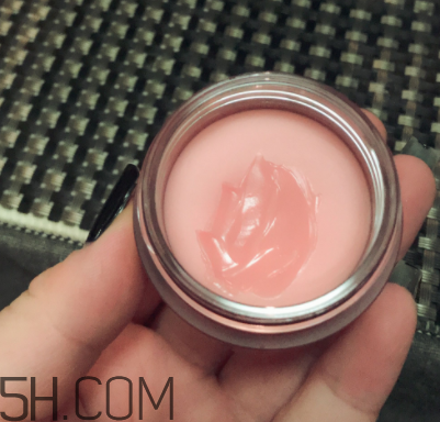 蘭芝夜間唇膜每次敷多厚？每次用多少？