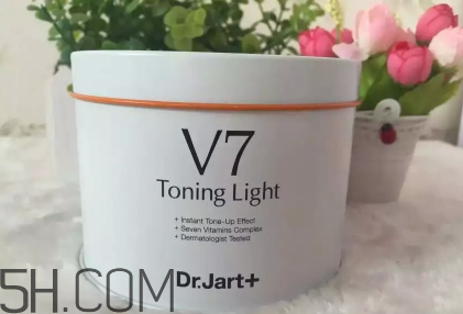 素顏霜v7真的不用卸妝嗎？卸妝時水溫要注意什么？