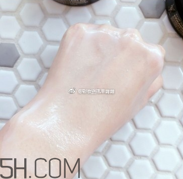 ysl名模肌密卸妝膏好用嗎？卸妝膏適合卸哪個(gè)部位？