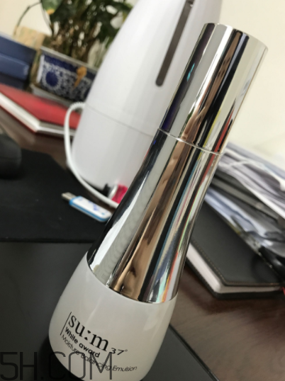 sum37度呼吸保濕乳油不油？適合什么膚質(zhì)？