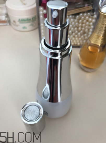 sum37度呼吸保濕乳油不油？適合什么膚質(zhì)？