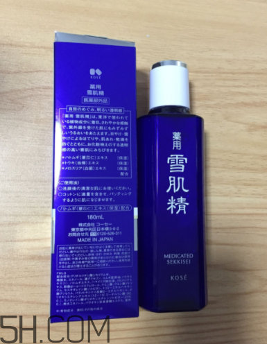 雪肌精化妝水盈潤型適合油皮嗎？適合夏季嗎？