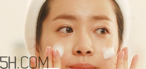 敏感肌膚用什么卸妝產(chǎn)品？臉上有紅血絲用什么卸妝？