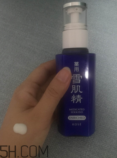 雪肌精盈潤乳液適合油皮嗎？適合夏季嗎？