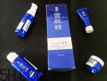 雪肌精盈潤乳液適合油皮嗎？適合夏季嗎？