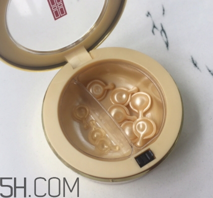 雅頓膠囊和小棕瓶膠囊哪個(gè)好？雅頓金膠和小棕瓶對比