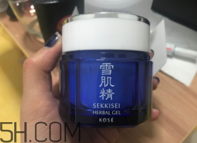雪肌精菁華凝霜油不油？適合油皮嗎？