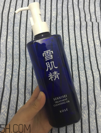 雪肌精卸妝油糊眼睛嗎？雪肌精卸妝油悶痘嗎？