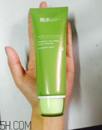 詩婷露雅堅果潔面乳有泡沫嗎？適合油皮嗎？
