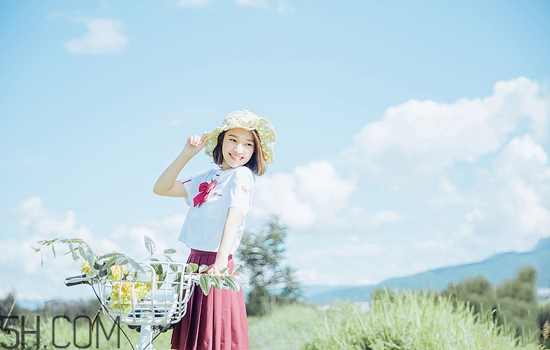 fancl卸妝油和植村秀卸妝油哪個(gè)好用？卸妝油可以卸指甲油嗎？