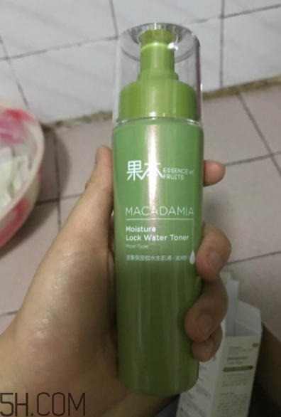 詩(shī)婷露雅生肌液滋潤(rùn)型適合輕熟肌嗎？油不油？