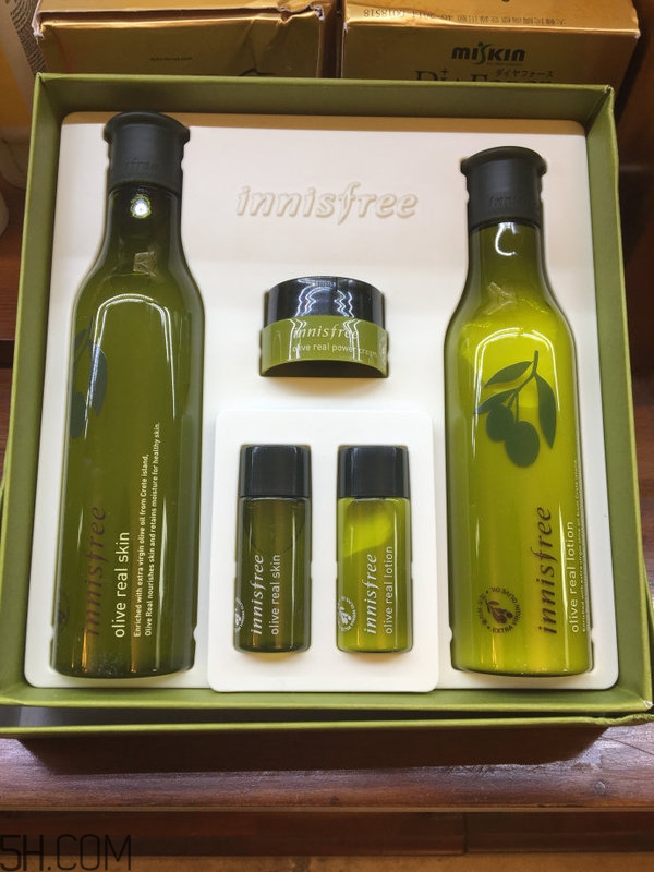 悅詩風(fēng)吟哪個(gè)系列適合干性肌膚？冬天用乳液還是霜？