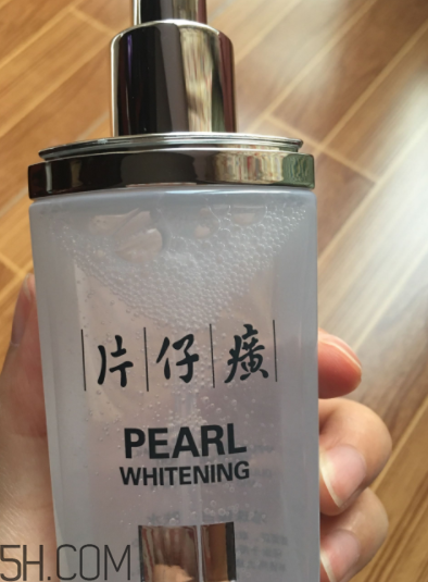 片仔癀珍珠亮膚水適合油皮嗎？適合夏季嗎？