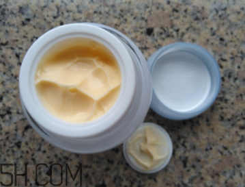 片仔癀珍珠膏白天能用嗎？會(huì)不會(huì)變黑？