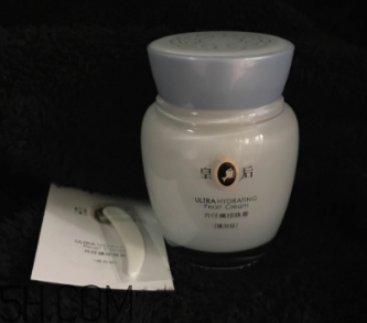 片仔癀珍珠膏夏天能用嗎？會不會很油？
