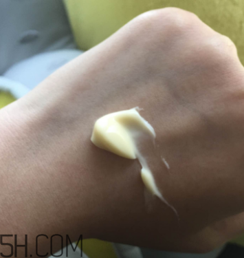 片仔癀珍珠膏能美白淡斑嗎？使用心得
