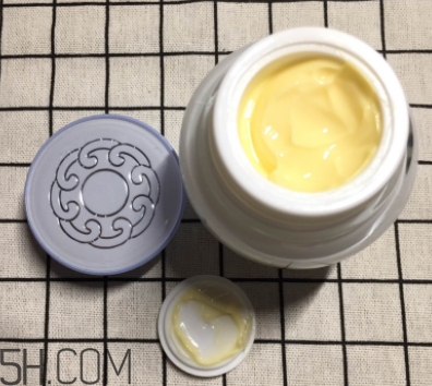 片仔癀珍珠膏能美白淡斑嗎？使用心得