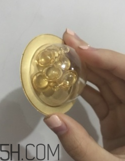 伊麗莎白雅頓精華膠囊油不油？適合油皮嗎？