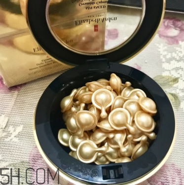伊麗莎白雅頓精華膠囊油不油？適合油皮嗎？