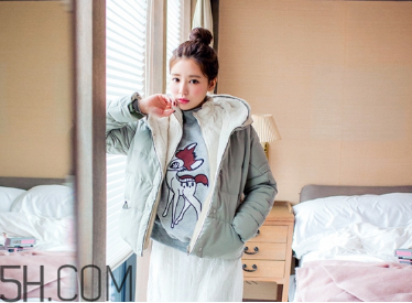 羽絨服出毛是怎么回事？羽絨服怎么清洗干凈？