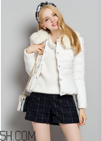 女裝羽絨服怎么保養(yǎng)？輕薄羽絨服怎么搭配？