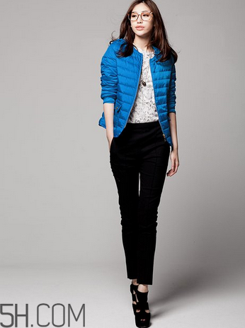 女裝羽絨服怎么保養(yǎng)？輕薄羽絨服怎么搭配？