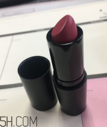 羽西蟲草口紅滋潤嗎？哪個色號適合秋冬？