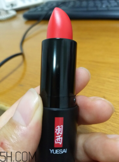 羽西蟲草口紅滋潤嗎？哪個色號適合秋冬？