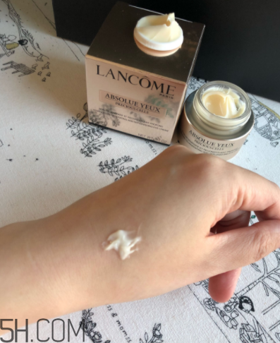 蘭蔻菁純眼霜與小黑瓶眼霜有什么區(qū)別？哪個好用？