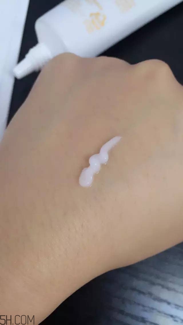 眼霜需要早晚都用嗎？ahc第五代眼霜效果怎么樣？