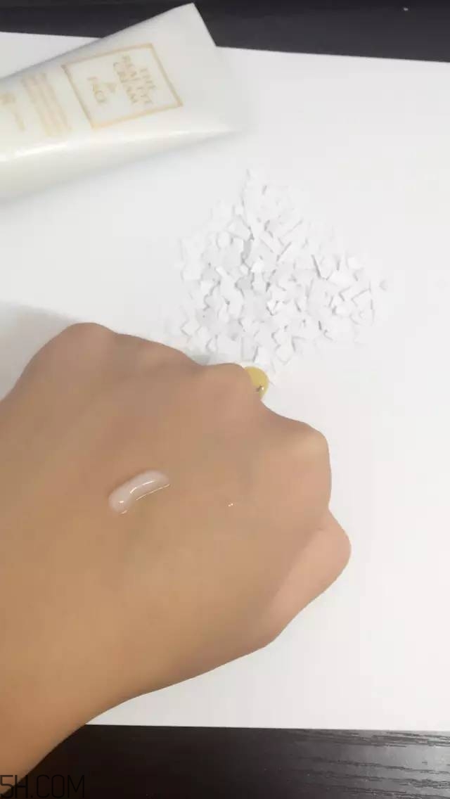 眼霜需要早晚都用嗎？ahc第五代眼霜效果怎么樣？