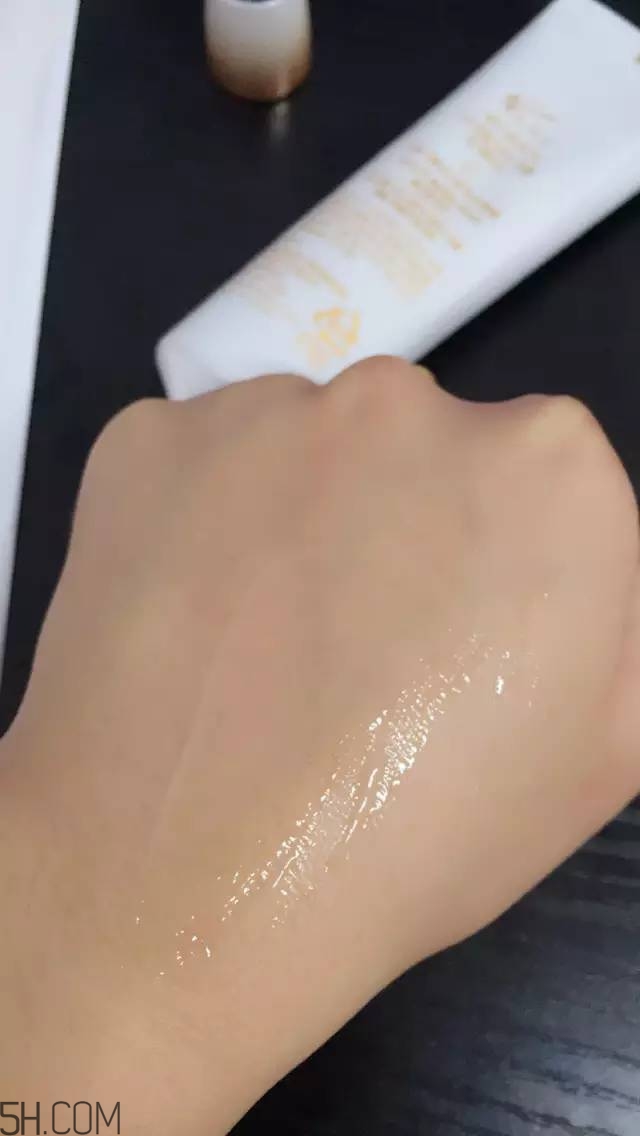 眼霜需要早晚都用嗎？ahc第五代眼霜效果怎么樣？