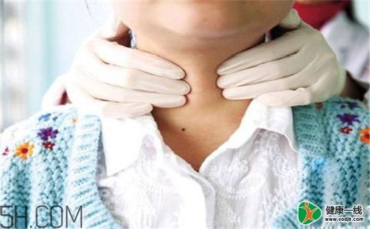 甲狀腺腫大和甲亢的區(qū)別有哪些？甲狀腺腫大適合吃什么食物？