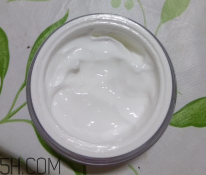 瓷肌御雪祛斑霜夏天能用嗎？瓷肌御雪祛斑夏天用油嗎？