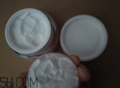 瓷肌御雪祛斑霜夏天能用嗎？瓷肌御雪祛斑夏天用油嗎？