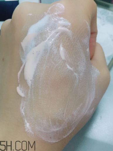 瓷肌晶透雪肌潔面乳可以卸妝嗎？清潔力如何？