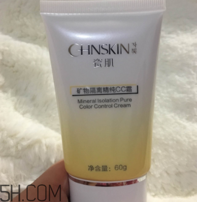 瓷肌礦物CC霜油不油？瓷肌礦物CC霜適合什么膚質(zhì)？