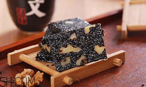 吃阿膠可以喝蜂蜜水嗎？阿膠和蜂蜜可以一起吃嗎？